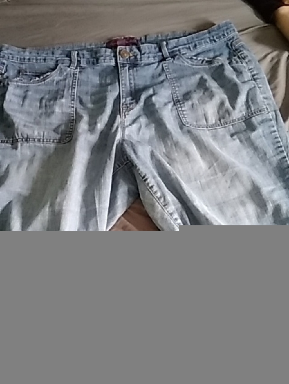 Light Wash Denim Jeans - Front Pocket Style